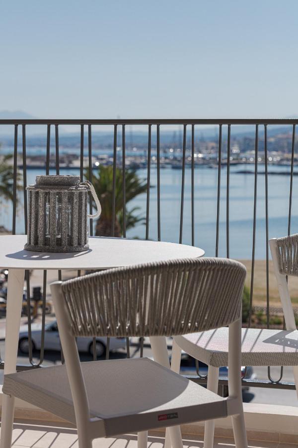V77 Seafront Suites Rétino Exterior foto