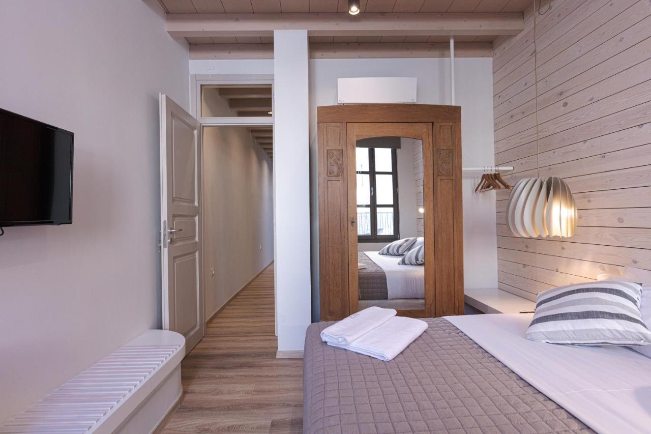 V77 Seafront Suites Rétino Exterior foto